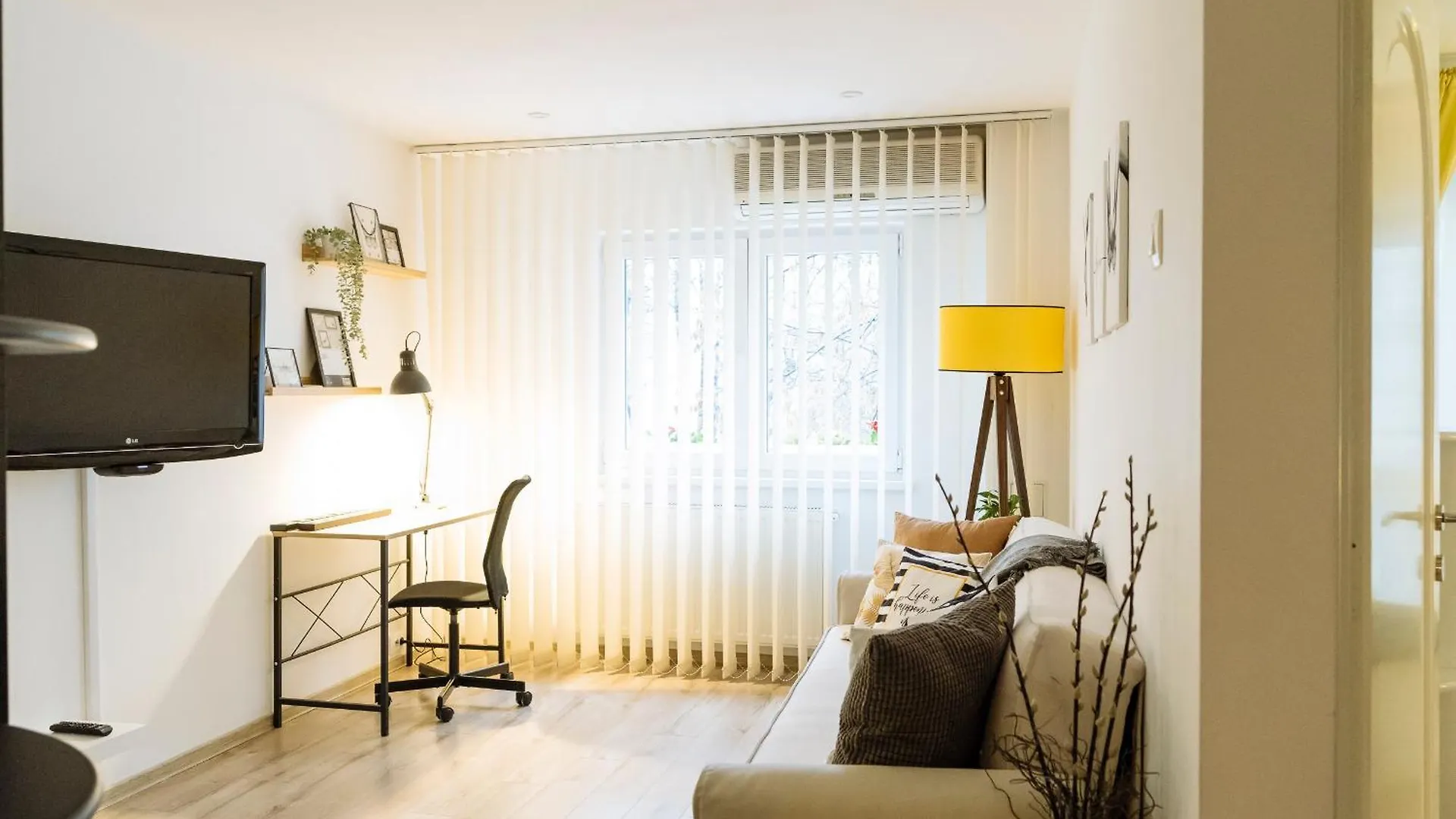 Zen Life Luxury Apartment - Herastrau Bukarest 0*,  Románia