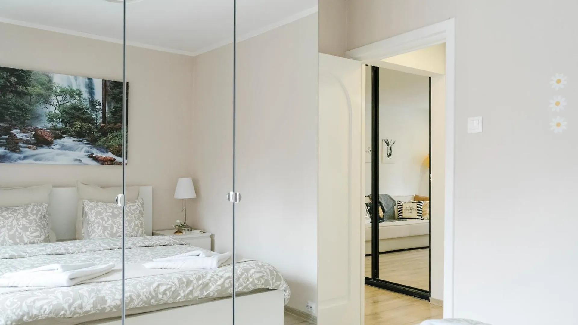 Zen Life Luxury Apartment - Herastrau Bukarest